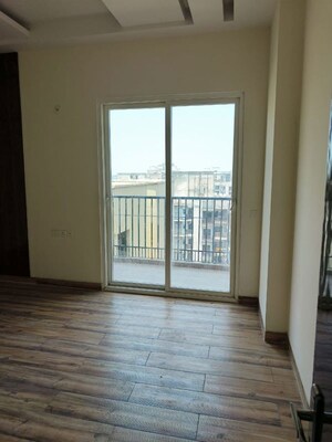 Room in 4 BHK Apartment at Gardenia Golf City, Sector 75 – for Sale