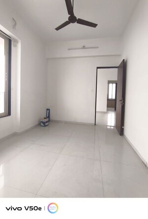 Room in 2 BHK Apartment at Shree Shakun Heights, Goregaon East – for Sale