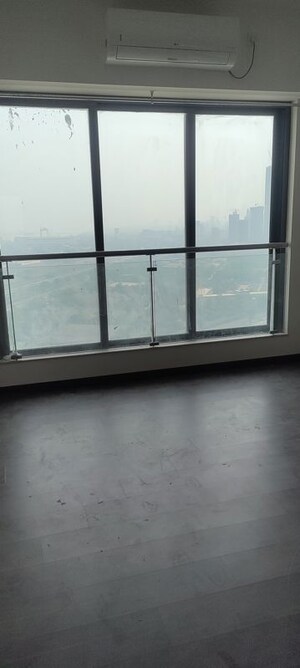 Room in 3.5 BHK Apartment at Peninsula Celestia Spaces, Parel – for Rent