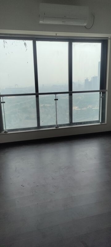 Room in 3.5 BHK Apartment at Peninsula Celestia Spaces, Parel – for Rent