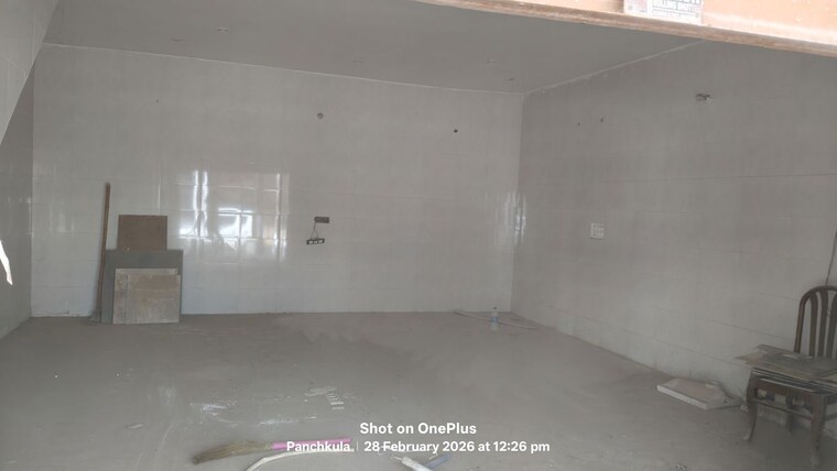 Room, dhakoli Commercial Office Space 66 Sq.Yd. In Dhakoli Zirakpur 10050752