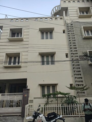 6+ BHK Independent House For Sale in Gowlidoddy