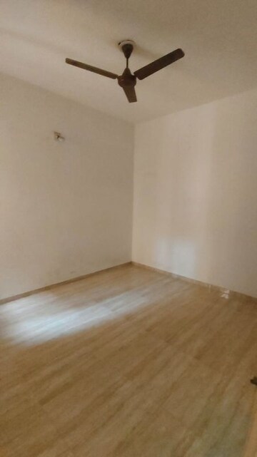 Room in 2 BHK Apartment at Saffron Binory Residency, Satellite – for Rent