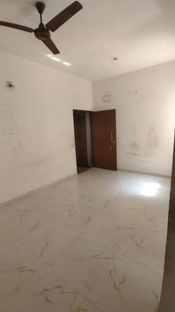 Room in 2 BHK Apartment at Saffron Binory Residency, Satellite – for Rent