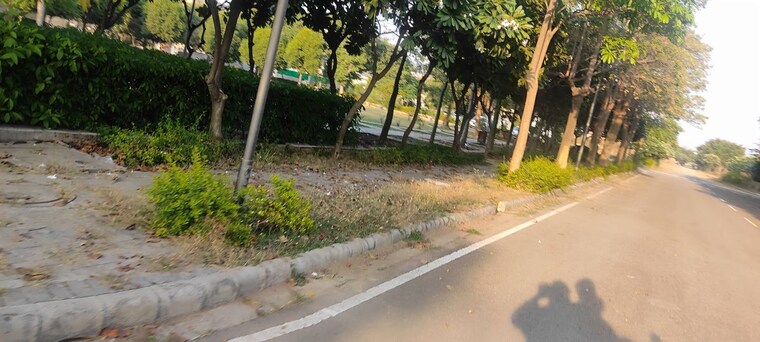 undefined, dlf-hyde-park  500 Sq.Yd. Plot In South Mullanpur Chandigarh 10050766