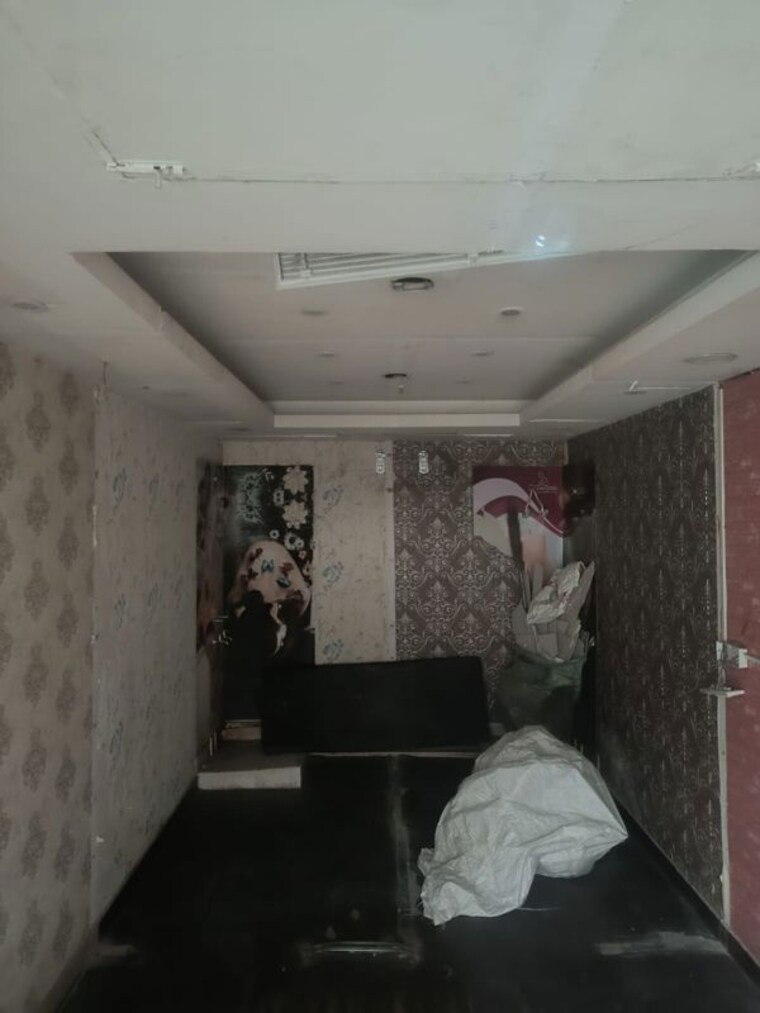 Bathroom, jaipuria-sunrise-plaza Commercial Shop 281 Sq.Ft. In Ahinsa Khand 1 Ghaziabad 10050773