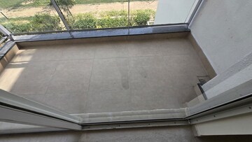 Room in 3 BHK Apartment at Godrej Park Avenue, Sector 27 Yamuna Expressway – for Rent