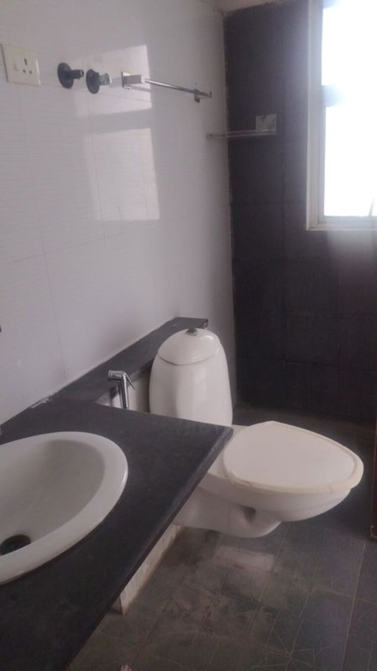 Bathroom, 3c-lotus-boulevard 3.5 Bedroom 1750 Sq.Ft. Apartment In Sector 100 Noida 10050804