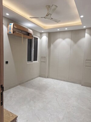 Room in 3 BHK Apartment at Saket – for Rent