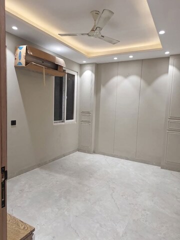 Room in 3 BHK Apartment at Saket – for Rent