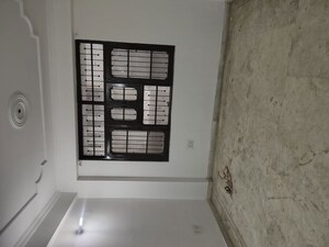 Room in 2 BHK Builder Floor at Vaishali Sector 4 – for Rent