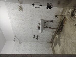 Bathroom in 2 BHK Builder Floor at Vaishali Sector 4 – for Rent