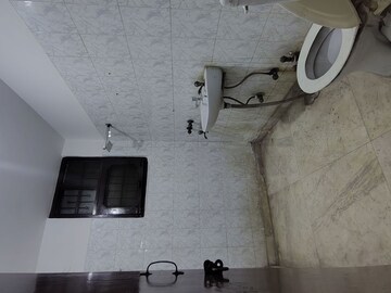 Bathroom in 2 BHK Builder Floor at Vaishali Sector 4 – for Rent