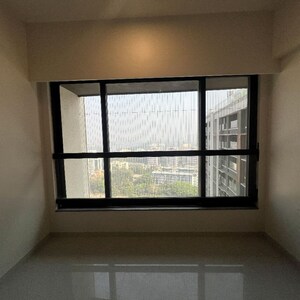Room in 3 BHK Apartment at Kalpataru Magnus, Bandra East – for Rent