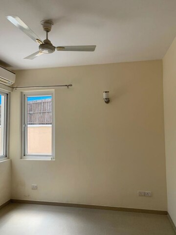 Room in 3 BHK Apartment at Emaar Emerald Classic, Sector 65 – for Rent