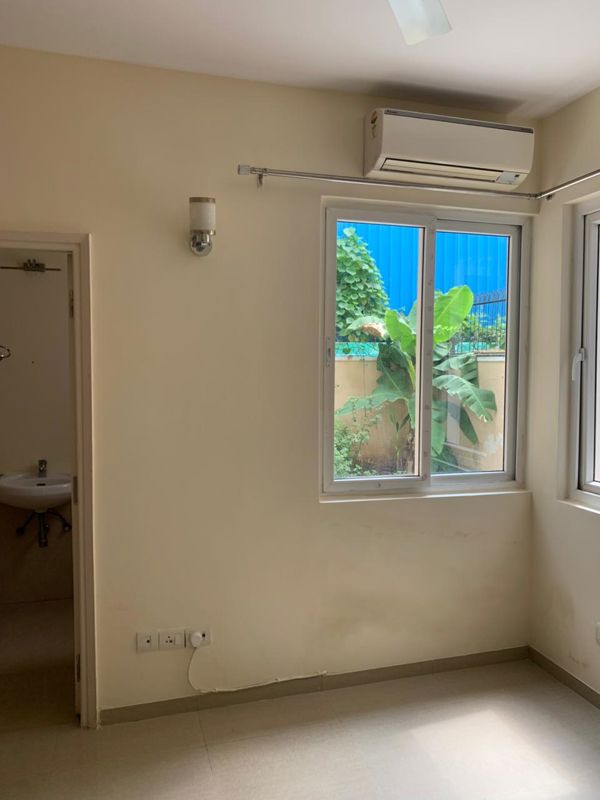 3 BHK + Pooja Room,Study Room,Extra Room Apartment For Rent in Emaar Emerald Classic