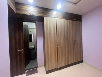 1 BHK Apartment For Rent in UK Iridium, Kandivali East