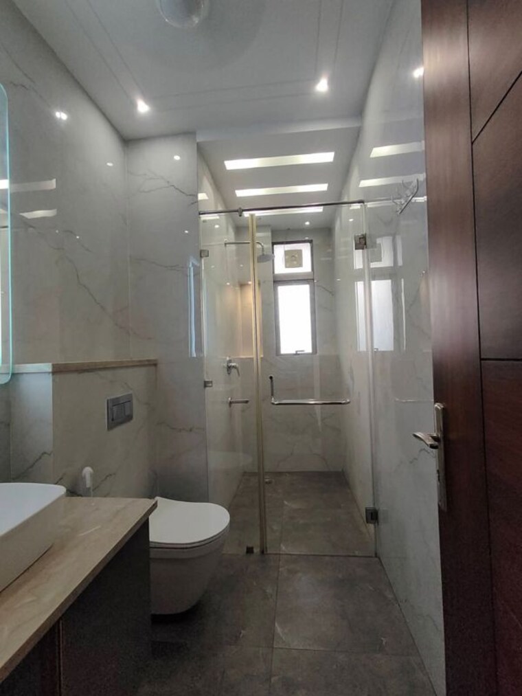 Bathroom, saket 2 Bedroom 1100 Sq.Ft. Apartment In Saket Delhi 10050938