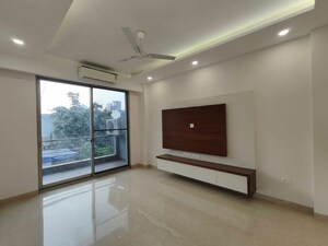 Room in 2 BHK Apartment at Saket – for Rent