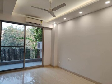 Room in 2 BHK Apartment at Saket – for Rent