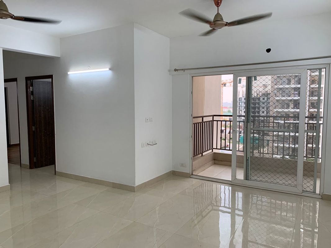 3 BHK + Pooja Room,Servant Room Apartment For Rent in Skytech Matrott