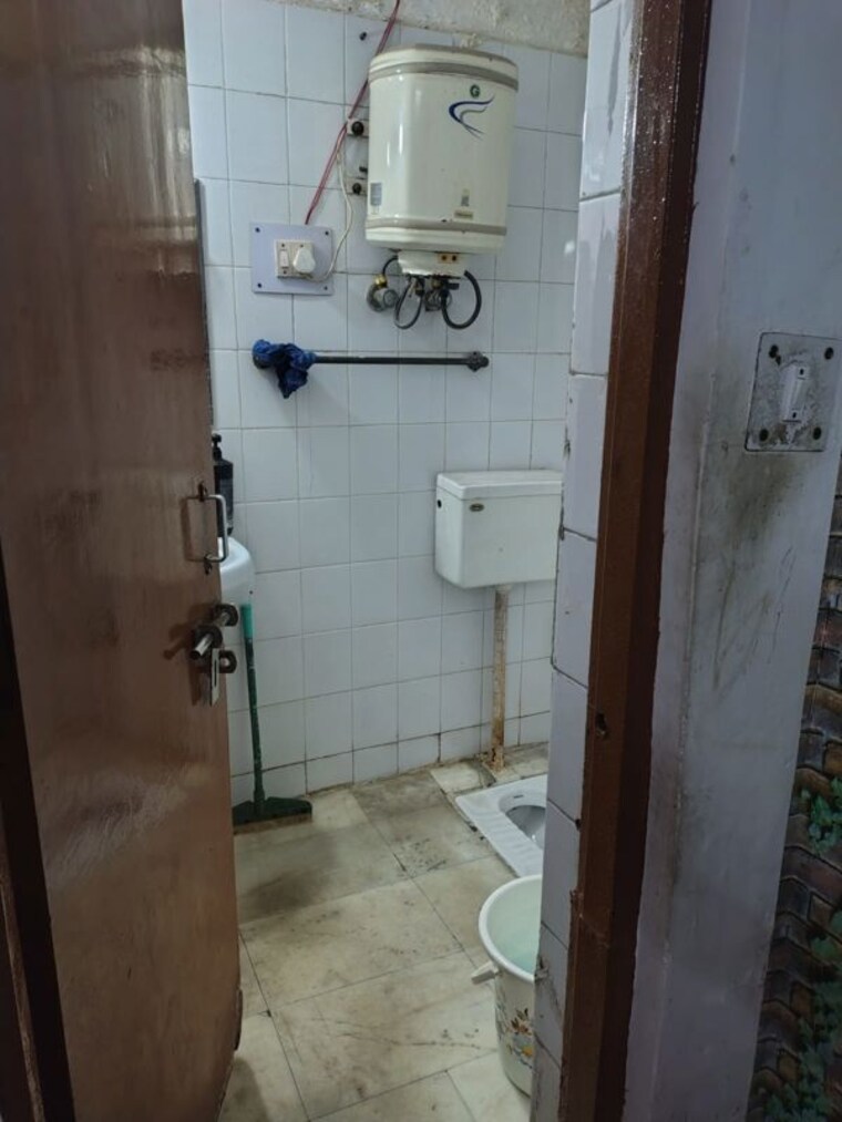 Bathroom, rajendra nagar sector 5 2 Bedroom 967 Sq.Ft. Builder Floor In Rajendra Nagar Sector 5 Ghaziabad 10050961