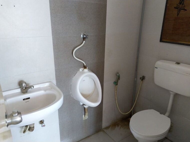 Bathroom, shilp-arista Commercial Office Space 575 Sq.Ft. In Bodakdev Ahmedabad 10050955