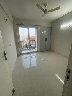 2 BHK + Study Room Apartment For Rent in Samridhi Luxuriya Avenue