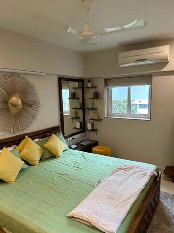Bedroom in 2 BHK Apartment at Shalimar Apartment Malabar Hill, Malabar Hill – for Rent