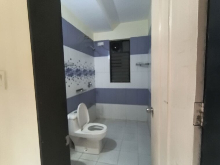 Bathroom, nanded 2 Bedroom 800 Sq.Ft. Apartment In Nanded Pune 10050966