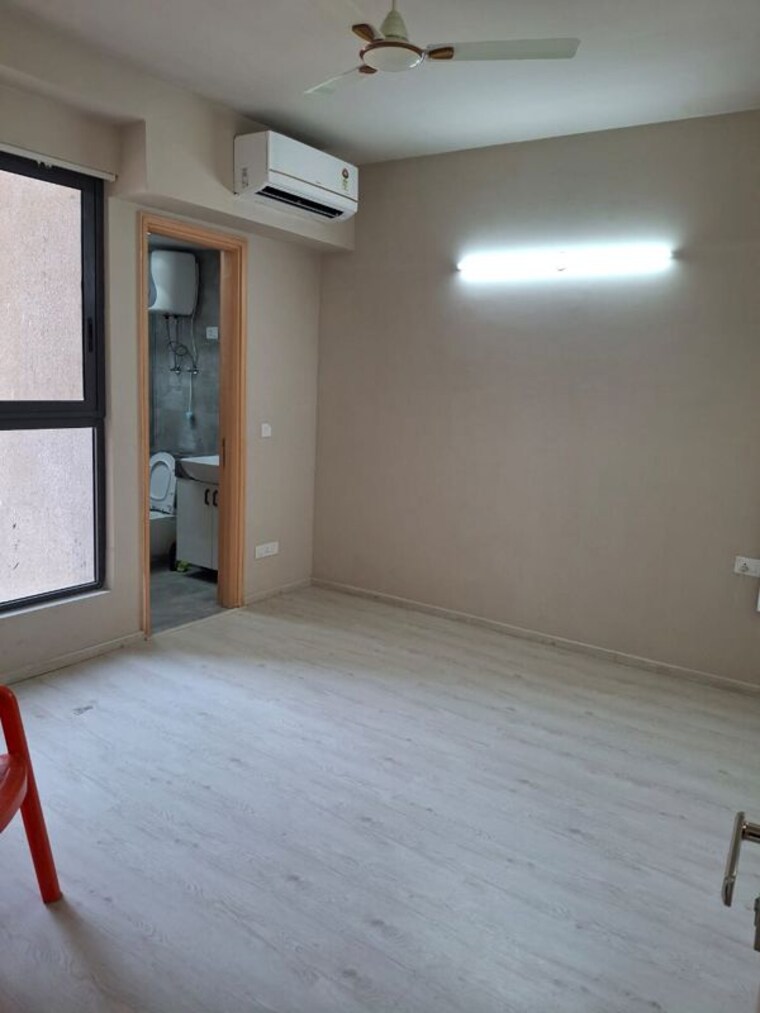 Room, m3m-heights 3.5 Bedroom 2600 Sq.Ft. Apartment In Sector 65 Gurgaon 10047968