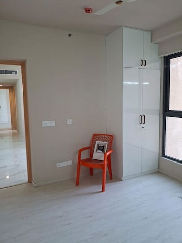 Building Lobby in 3.5 BHK Apartment at M3M Heights, Sector 65 – for Rent