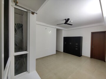 Room in 2 BHK Apartment at Bhartiya City, Thanisandra Main Road – for Rent