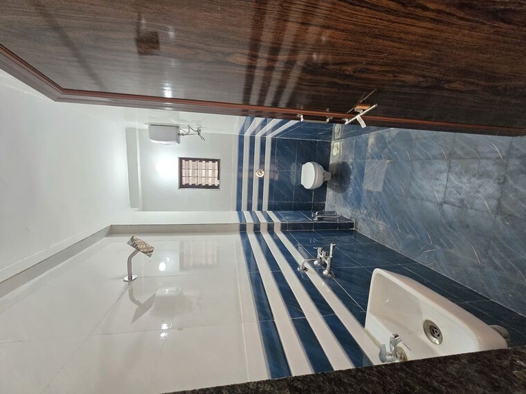 Bathroom, wadgaon sheri 2 Bedroom 950 Sq.Ft. Apartment In Wadgaon Sheri Pune 10051101