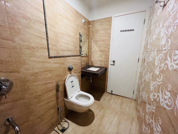 Bathroom, amanora-gold-towers 2 Bedroom 750 Sq.Ft. Apartment In Hadapsar Pune 10051099