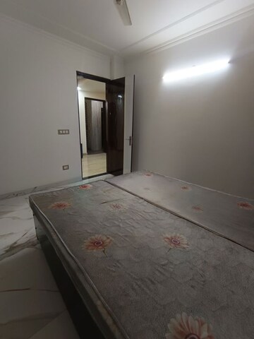 Room in 3 BHK Builder Floor at Panchsheel Vihar – for Rent