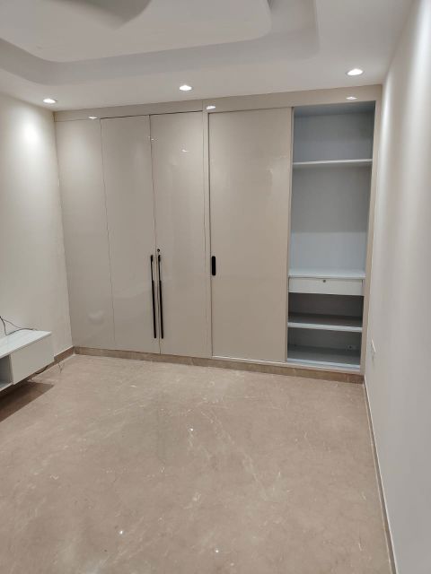 5 BHK + Pooja Room,Servant Room,Study Room,Extra Room 208 Sq.Yd. Apartment in Prime City Greater Noida