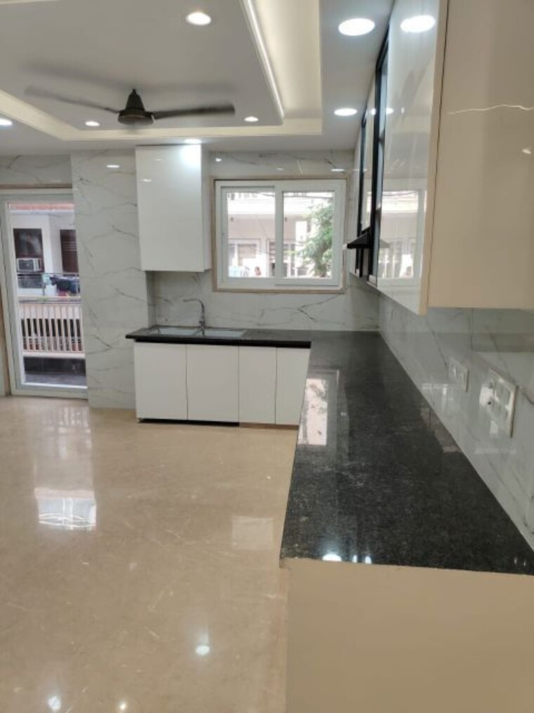 Kitchen, kalkaji 5 Bedroom 300 Sq.Yd. Builder Floor In Kalkaji Delhi 10051159