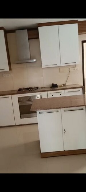 Kitchen in 4 BHK Villa at Defence Colony – for Rent