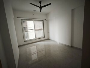 Room in 2 BHK Apartment at Vaibhav Queens Park, Chembur – for Rent
