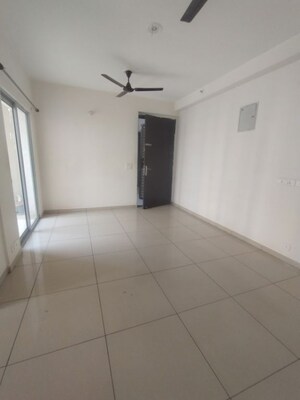 Room in 2 BHK Apartment at Gulshan Bellina, Sector 16 Greater Noida – for Rent