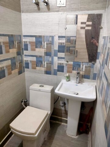 Master Bedroom in 1 BHK Builder Floor at Rajendra Nagar Sector 3 – for Sale