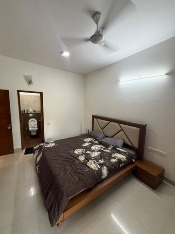 Bedroom in 3 BHK Apartment at Soni Novel, Richmond Town – for Rent