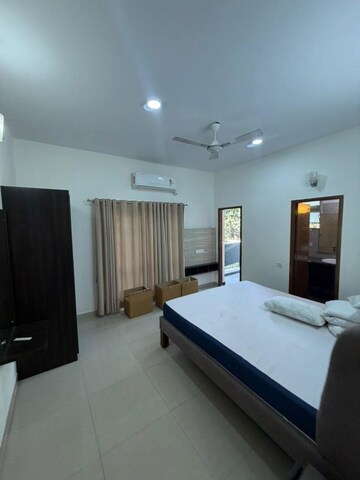 Bedroom in 3 BHK Apartment at Soni Novel, Richmond Town – for Rent