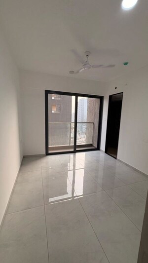 Room in 3 BHK Apartment at Nyati Evolve 1, Magarpatta City – for Rent