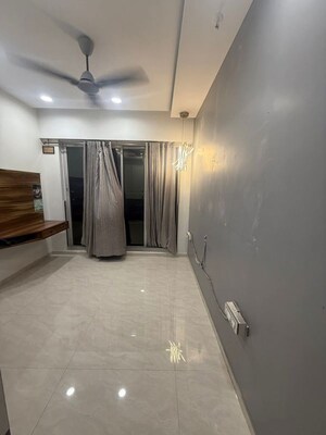 Room in 2 BHK Apartment at Thane West – for Rent