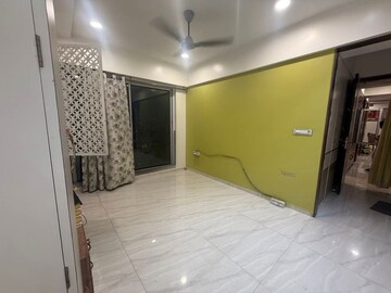 Room in 2 BHK Apartment at Thane West – for Rent