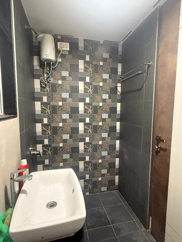 Furnished Amenities in 2 BHK Apartment at Thane West – for Rent