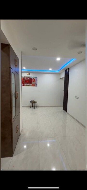 Room in 2 BHK Apartment at Thane West – for Rent
