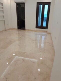 5 BHK + Pooja Room,Servant Room,Study Room,Extra Room Builder Floor For Sale in Kailash Colony